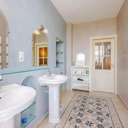 Maison Les Pieces Longues - Piscine