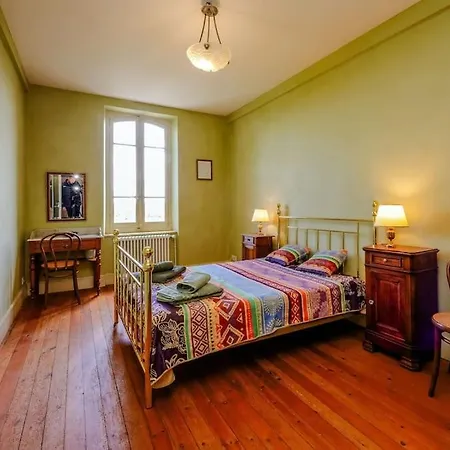 Maison Les Pieces Longues - Piscine Ferienhaus *